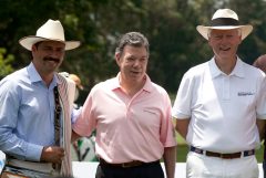 Clinton Foundation attacks reporter in failed bid to kill critical story