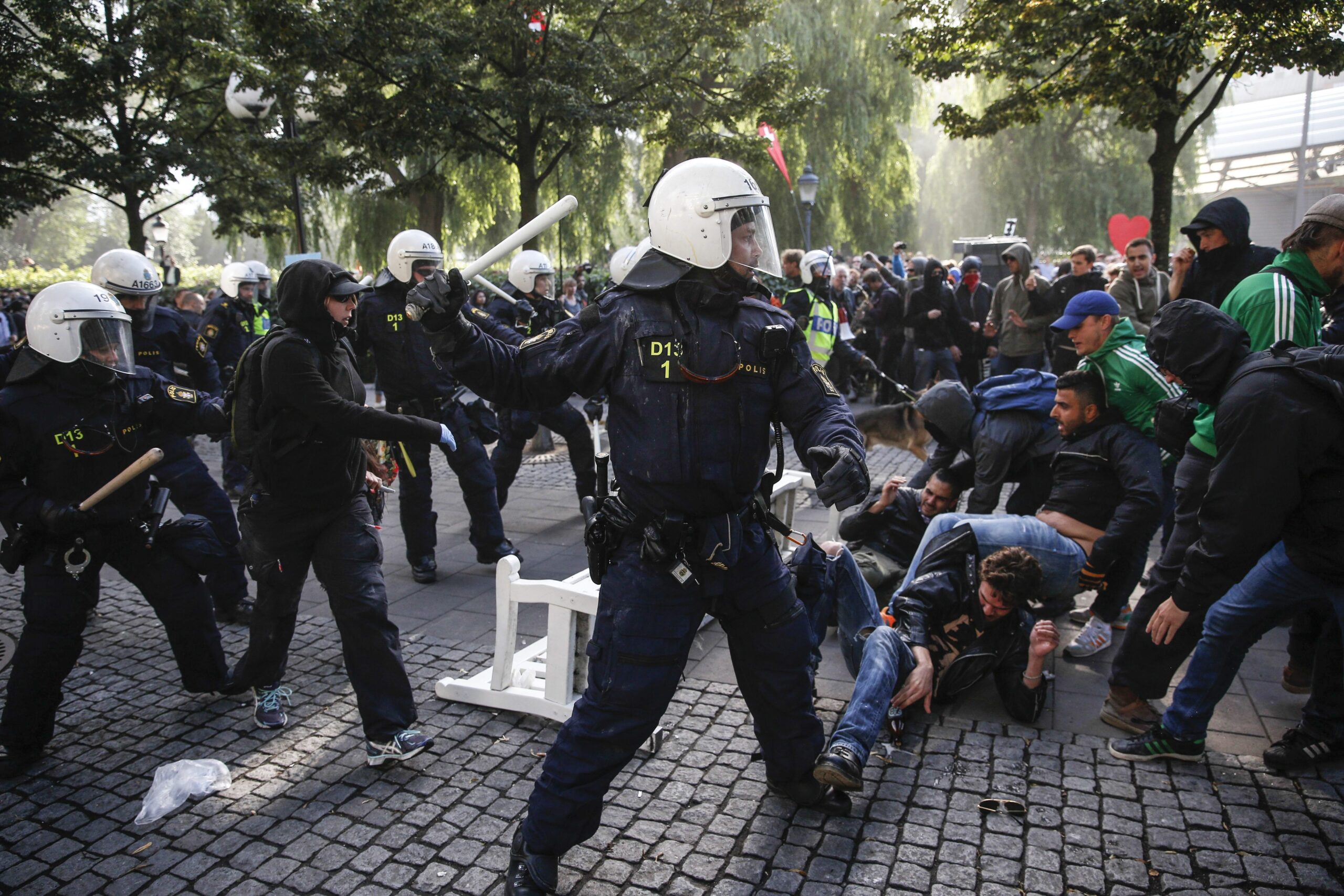 Clashes at Stockholm protest against neo-Nazis