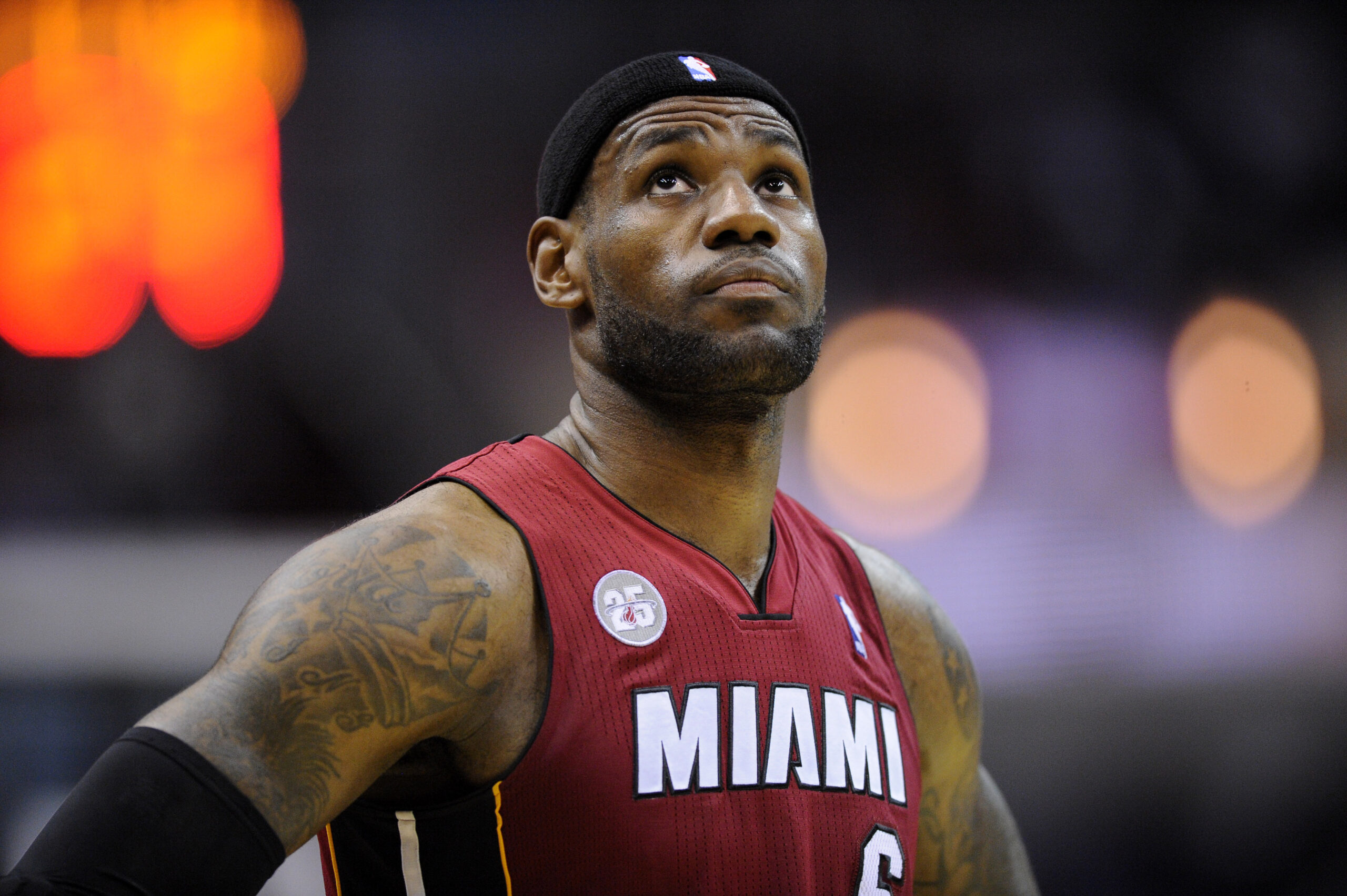 Wizards stun Heat 105-101 for 2nd win of season