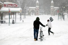 Storm dumps heavy snow on southern Indiana