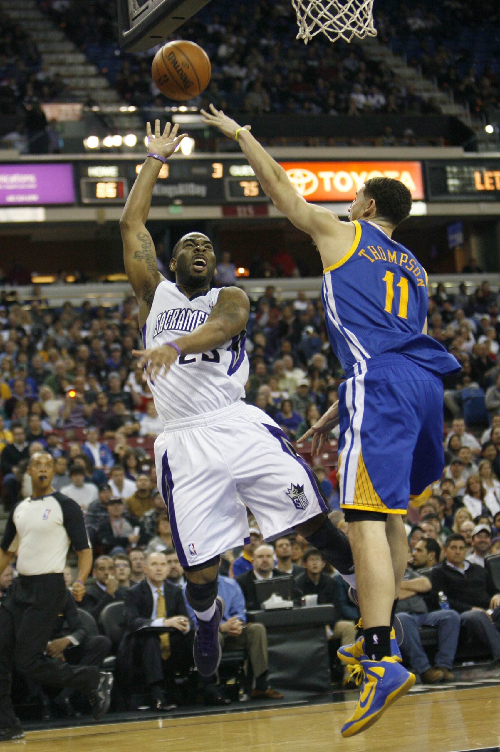 Kings snap 5-game skid, outlast Warriors 131-127