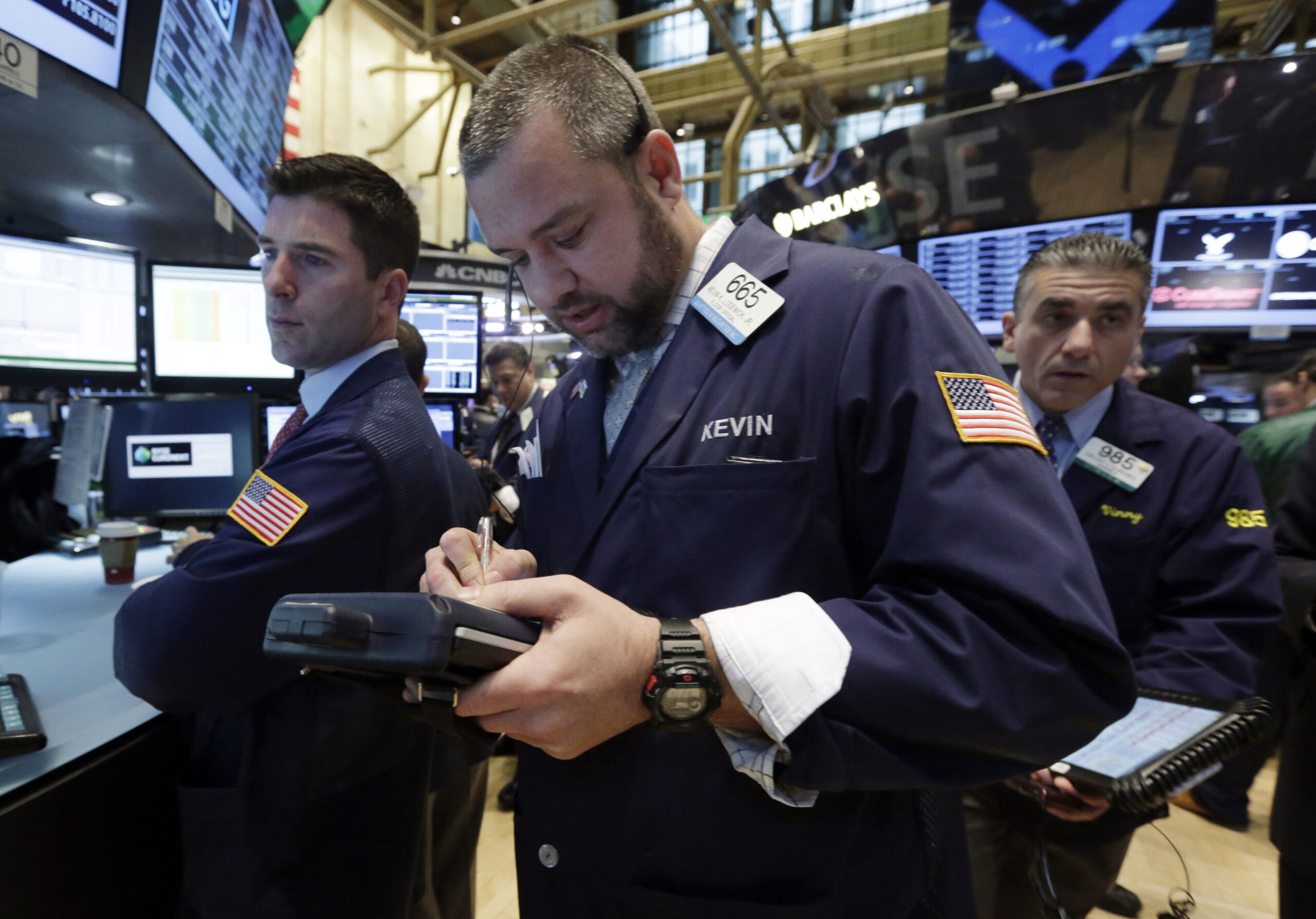 US stock futures edge higher in quiet session