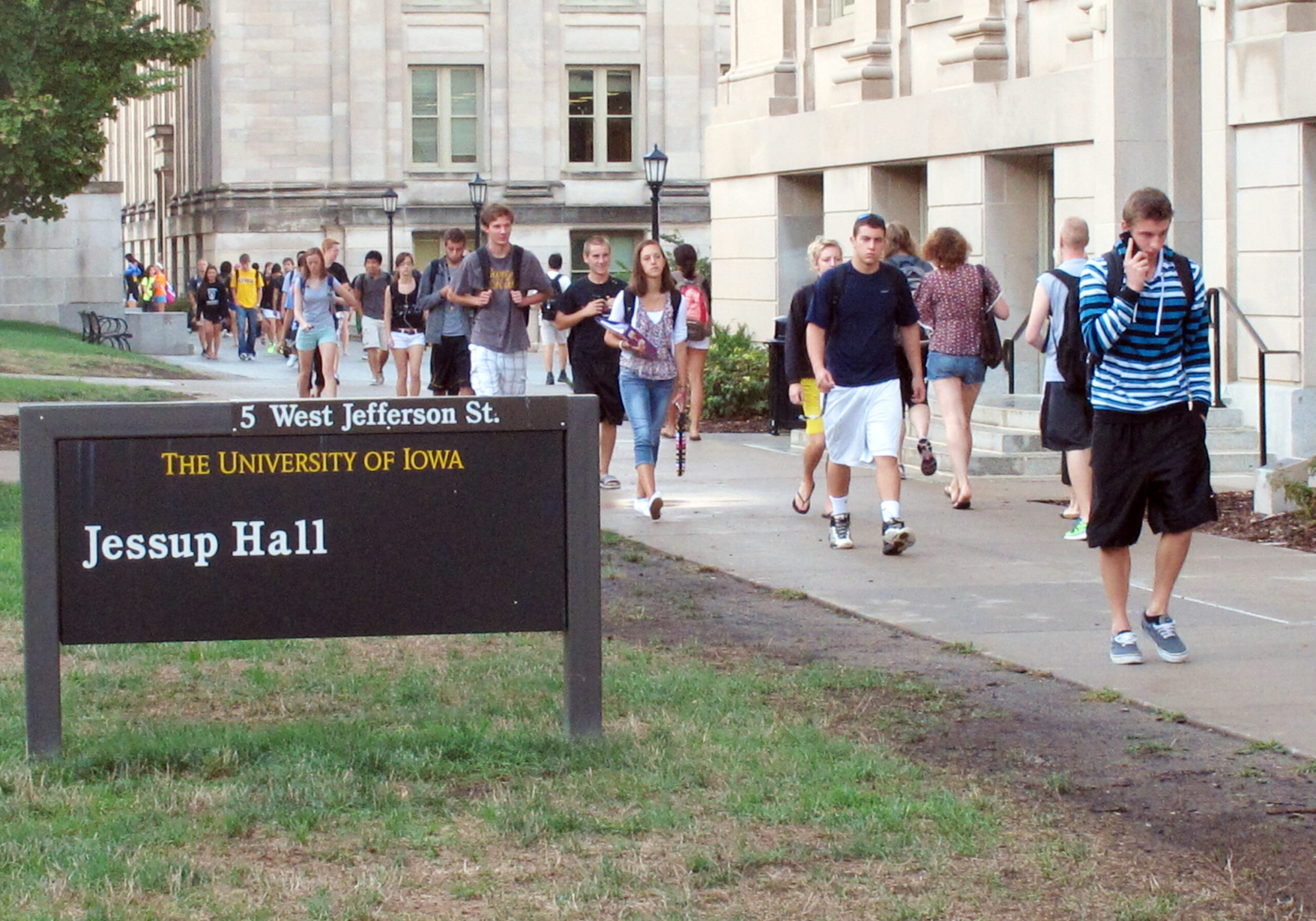 U. Iowa adds optional LGBT question to application