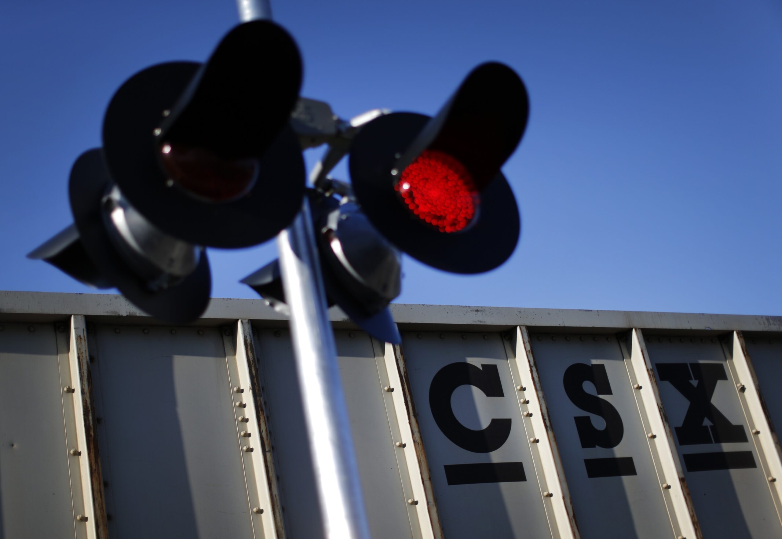 CSX railroad’s 2Q profit chugs ahead 2 percent