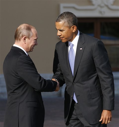 Gif: Putin and Obama’s handshake showdown in Russia
