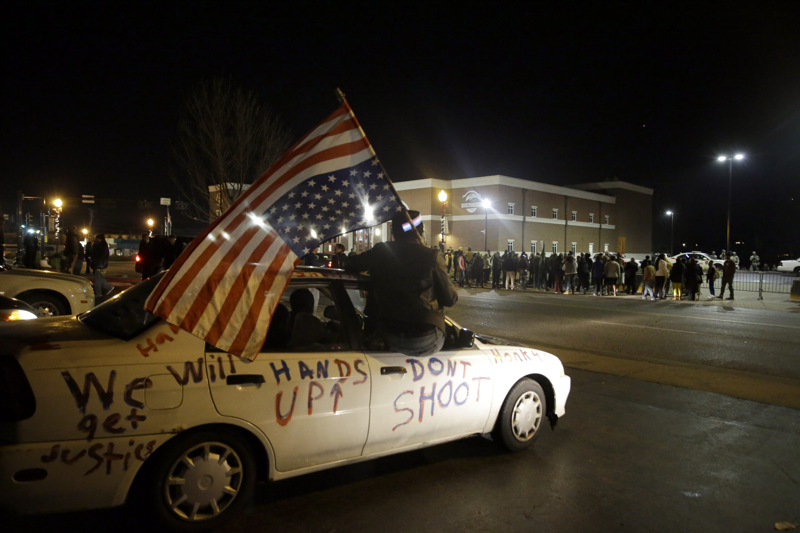 Obama to huddle with civil rights leaders, law enforcement