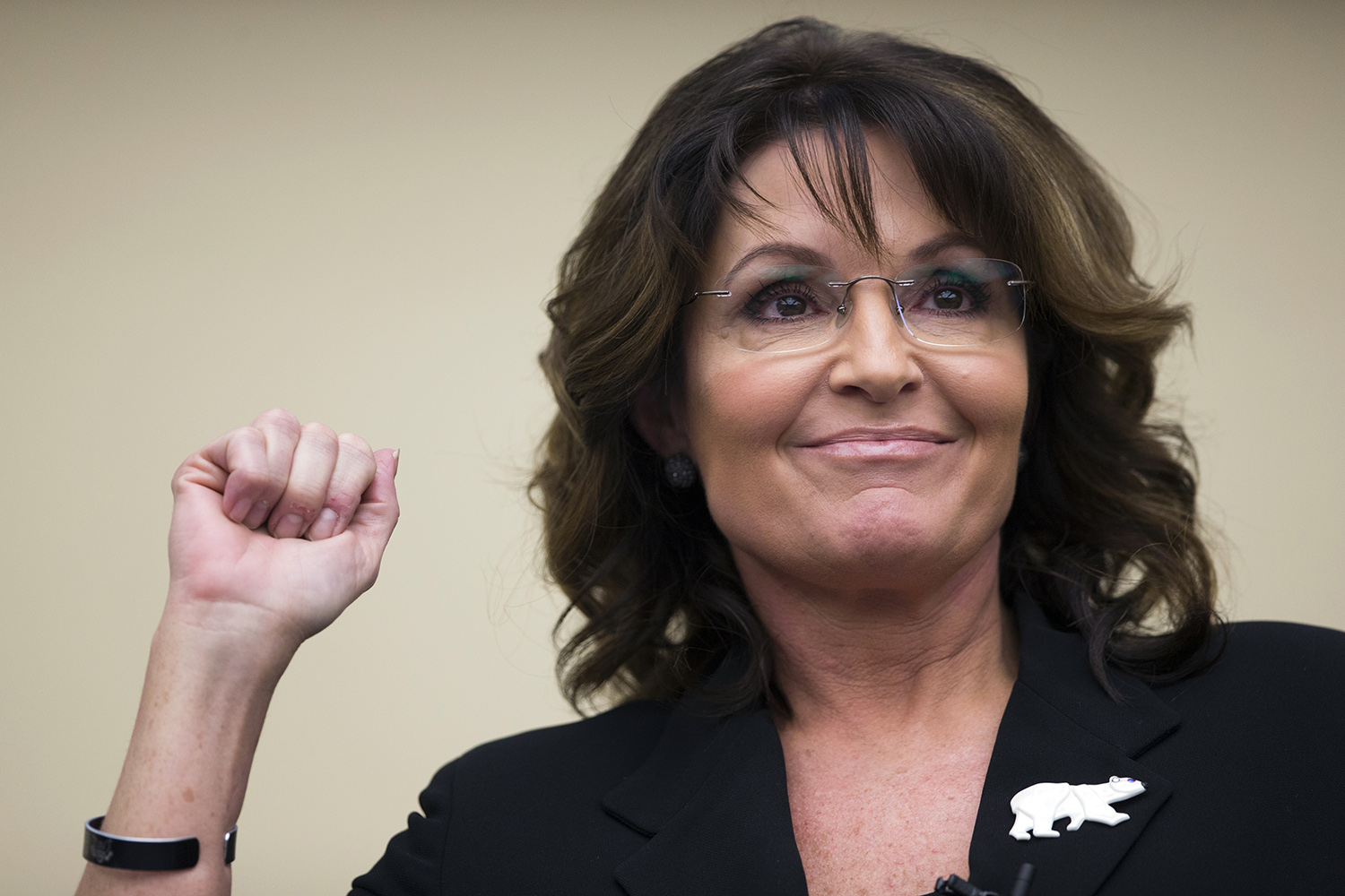 Sarah Palin apologizes to WikiLeaks founder Julian Assange