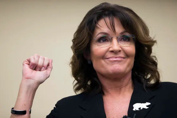 Sarah Palin apologizes to WikiLeaks founder Julian Assange