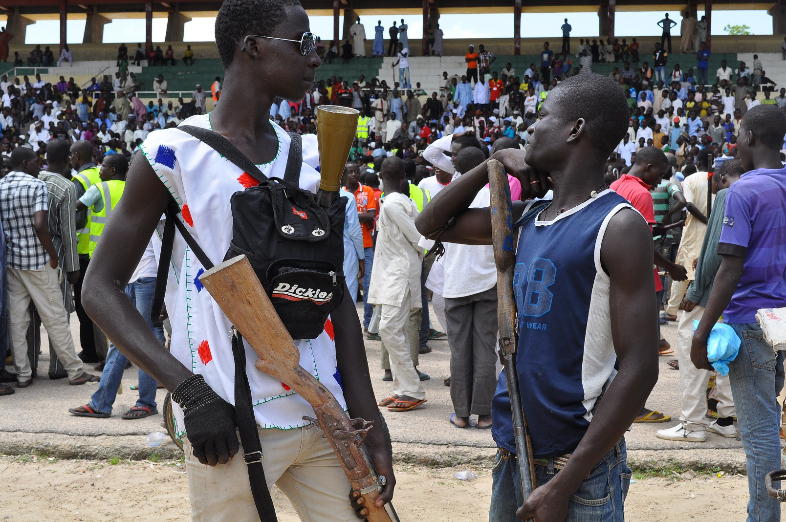 Hundreds fear extremists, flee north Nigerian city