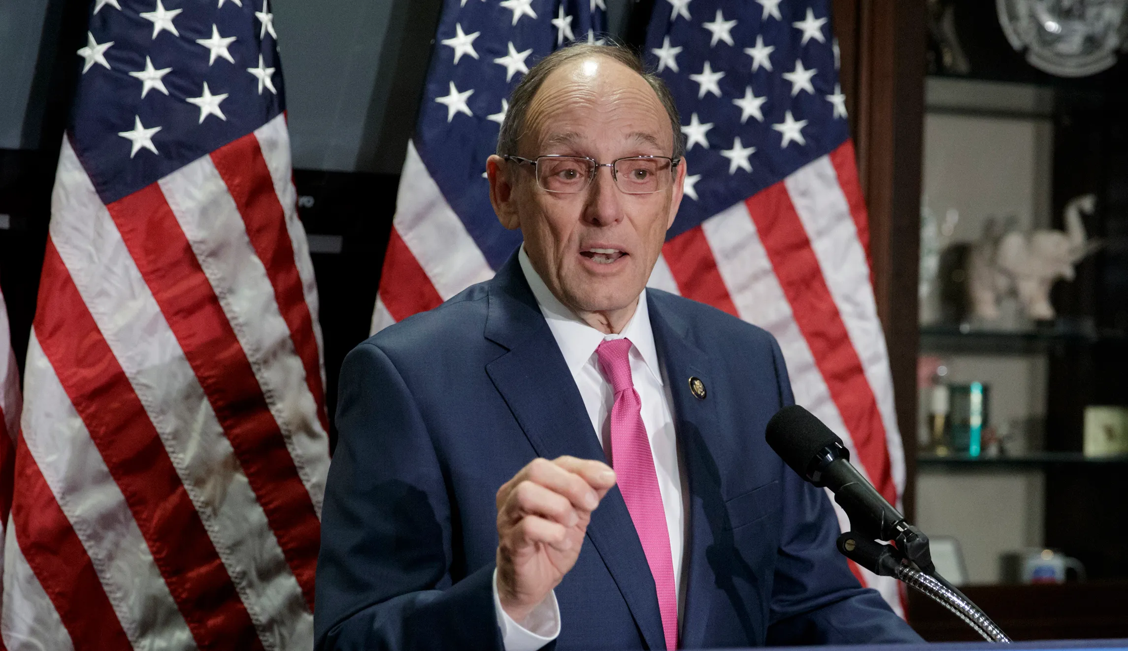 House Republicans move to undo Obama financial advisers rule