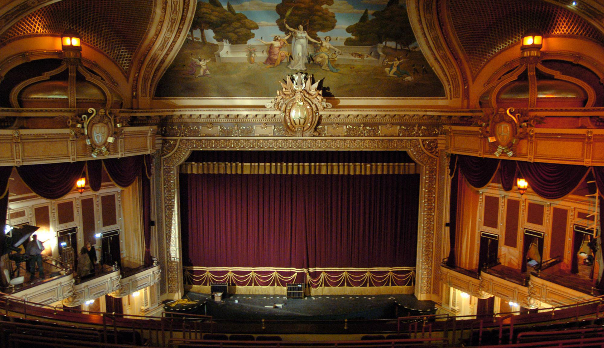 Man escorted from Baltimore theater after shouting ‘Heil Hitler, Heil Trump’