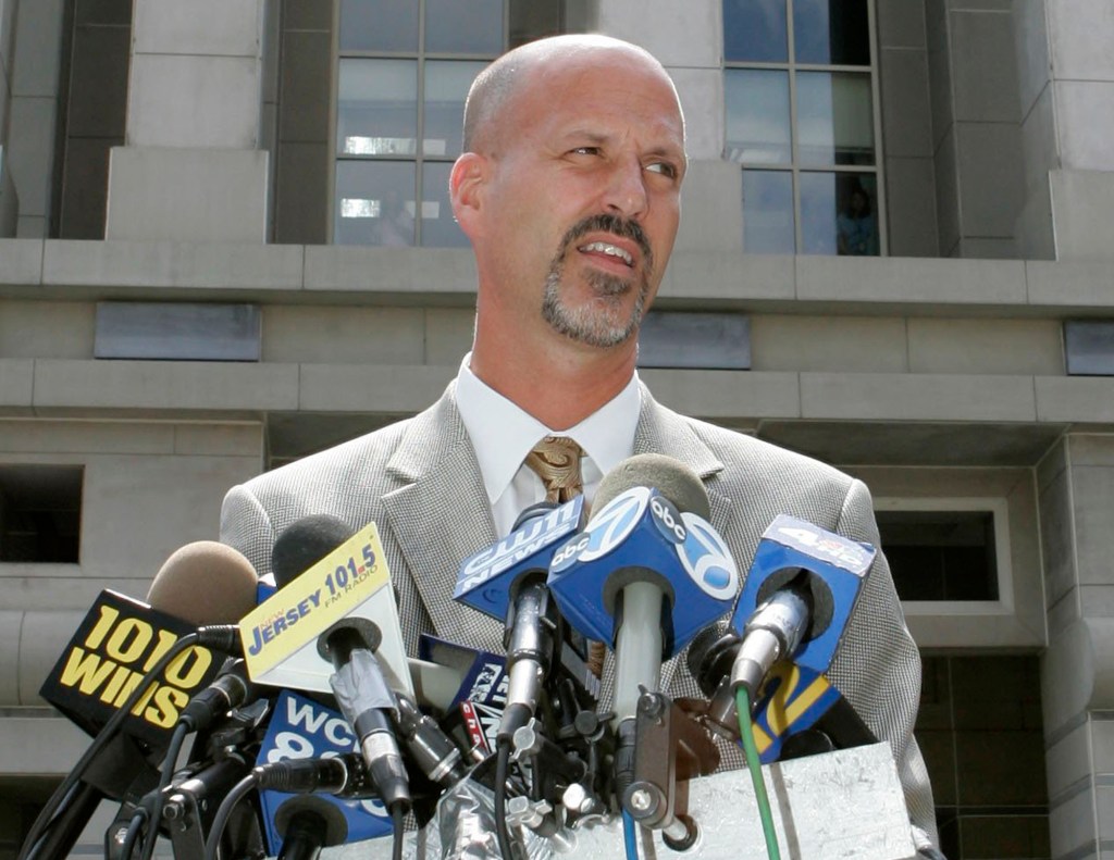 Ex-aide set to testify in Chris Christie bridge scandal