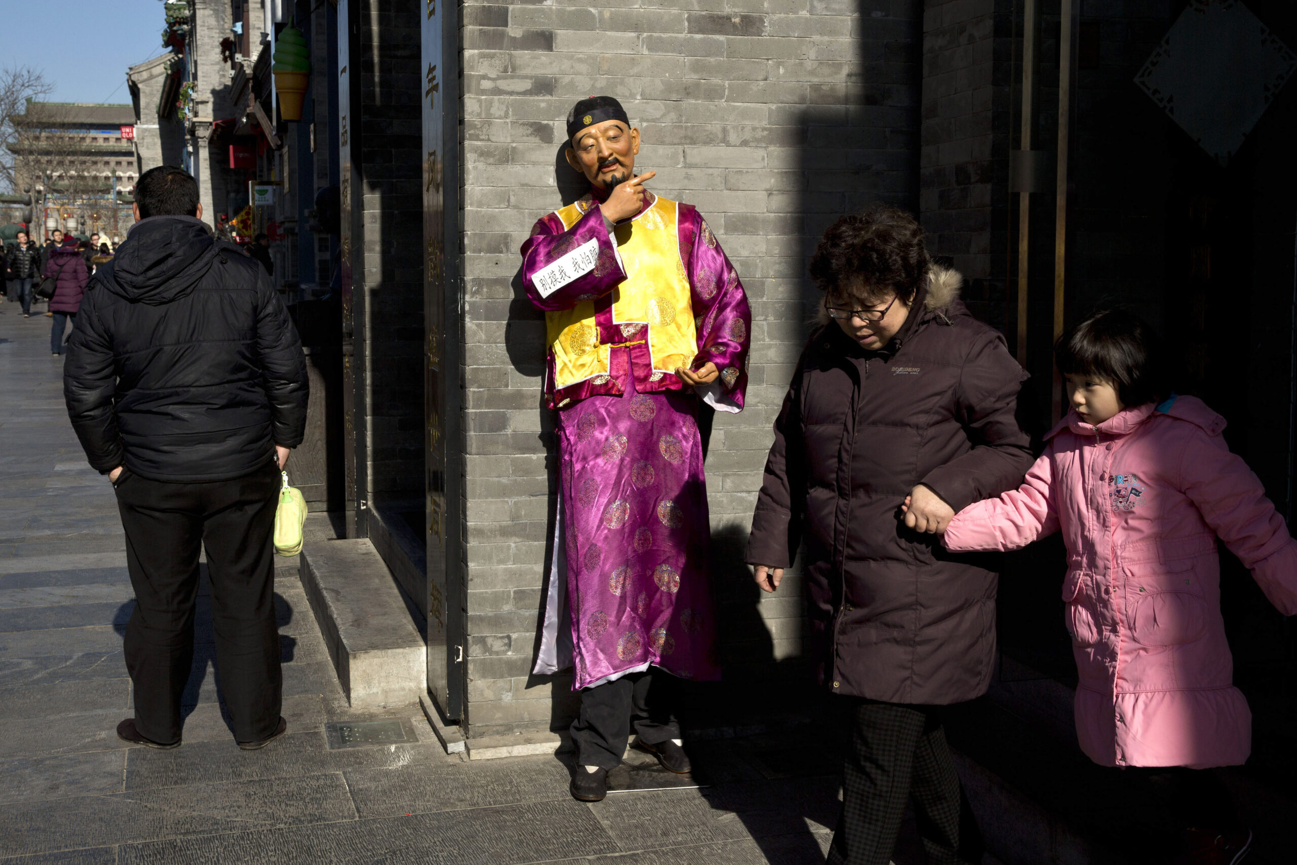 China faces obstacles on road to consumer society
