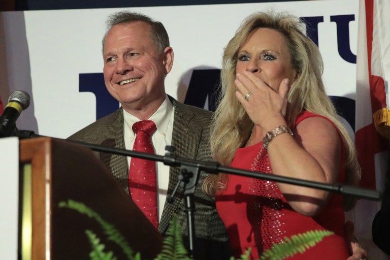 Afternoon Links: Bad Preachers, Fake Signatures, and the Death of the GOP
