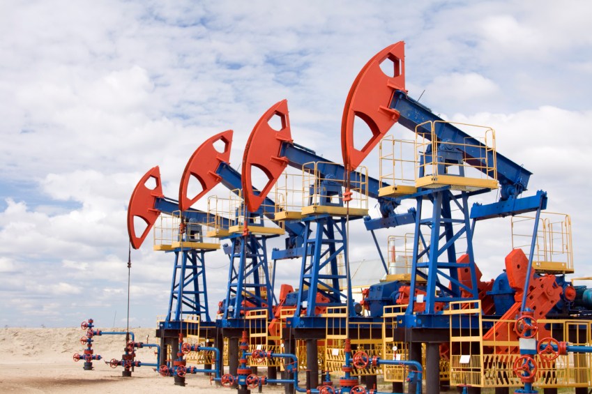 Oil falls below $80 per barrel