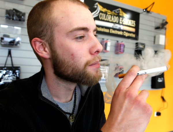 Senators call for probe of e-cigarette marketing