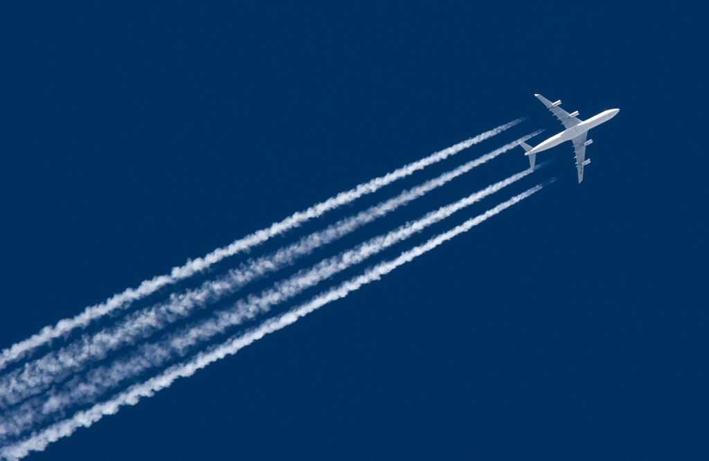 EPA paves the way for emissions rules on jets