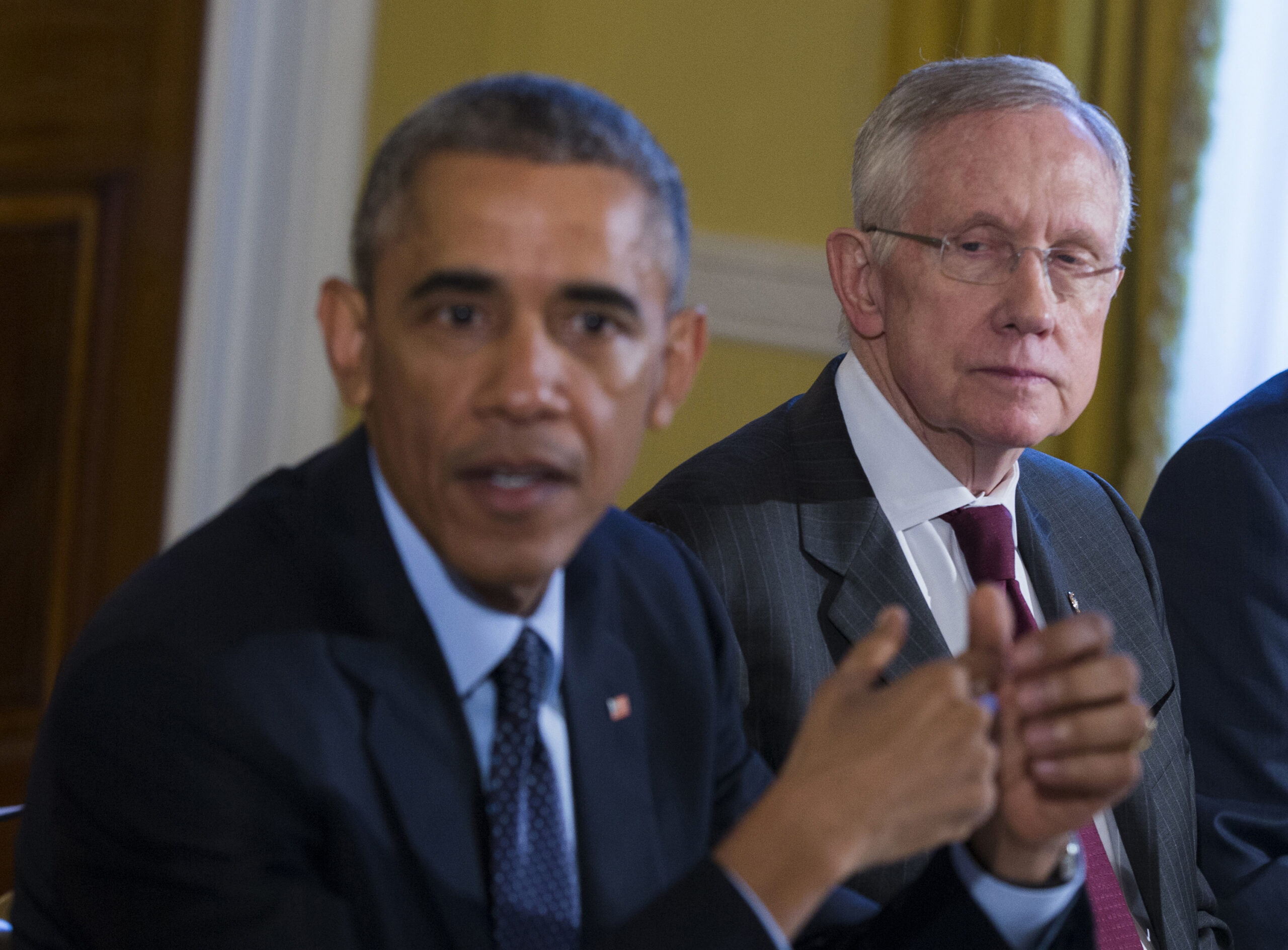 Democrats to huddle with Obama over spending fight