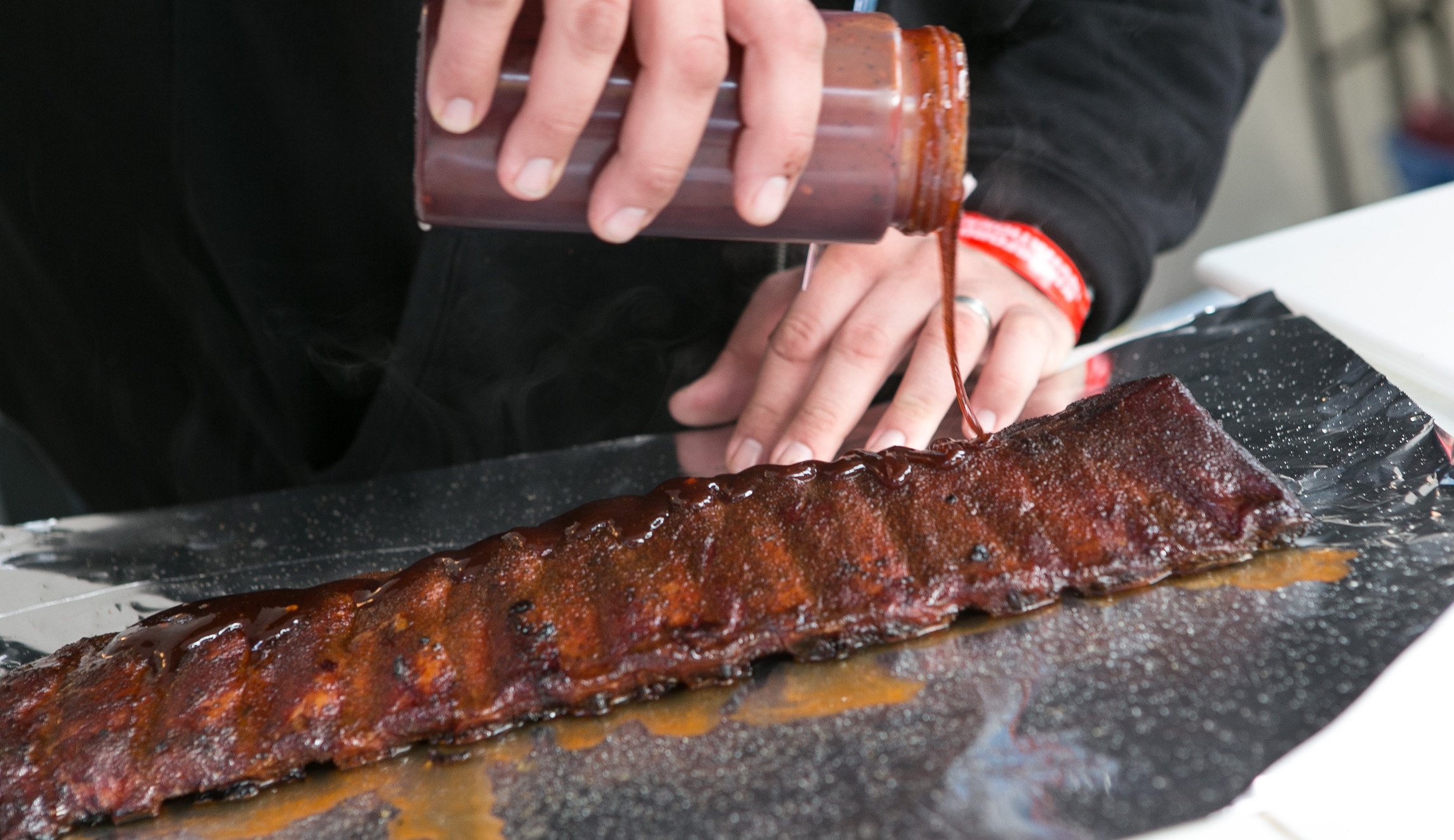 Community BBQ may draw thousands after vegan sued her neighbors over meat smells