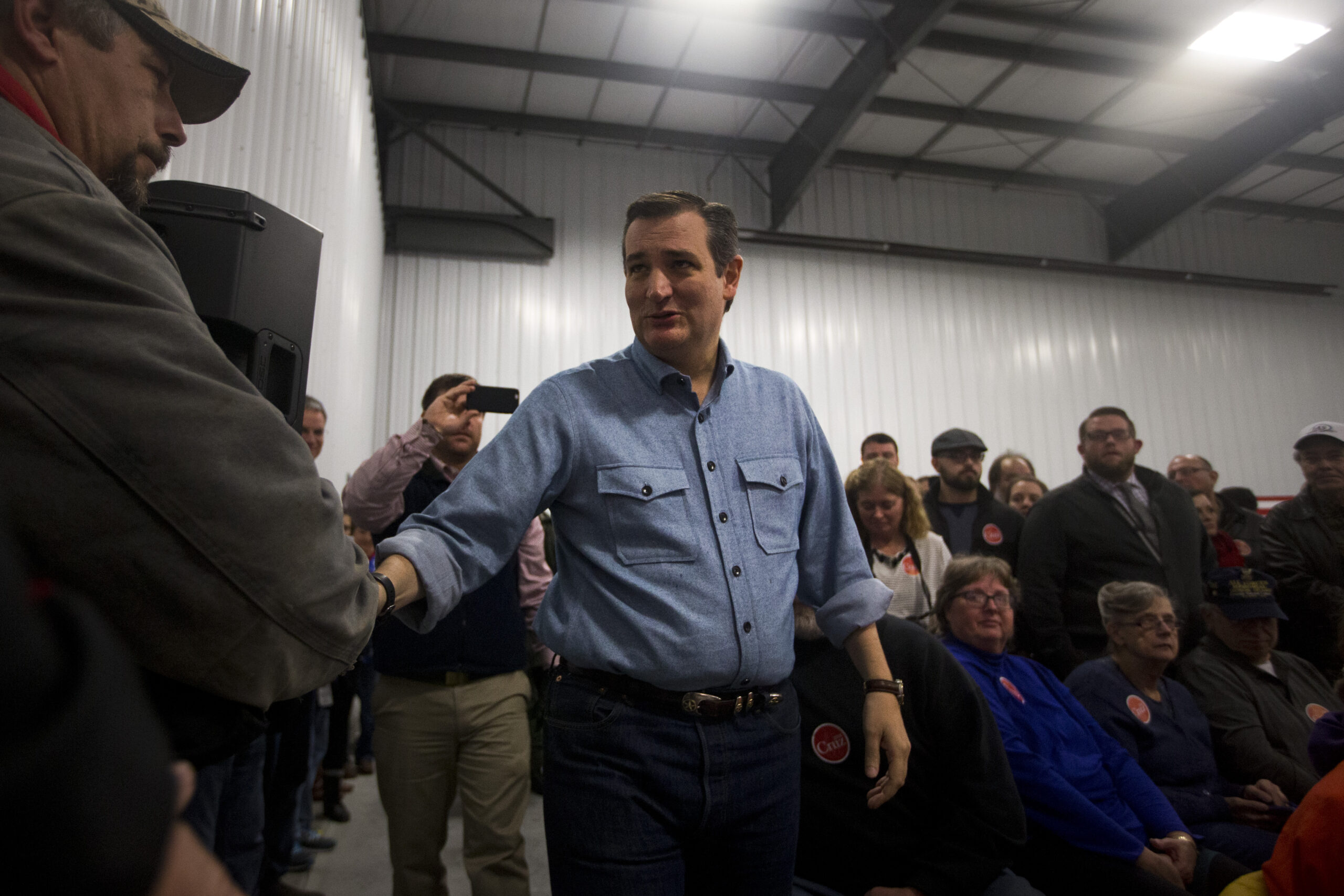 Cruz calls for ‘retroactive assessment of refugees’