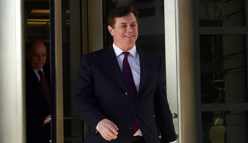 Paul Manafort allowed to spend Christmas in the Hamptons