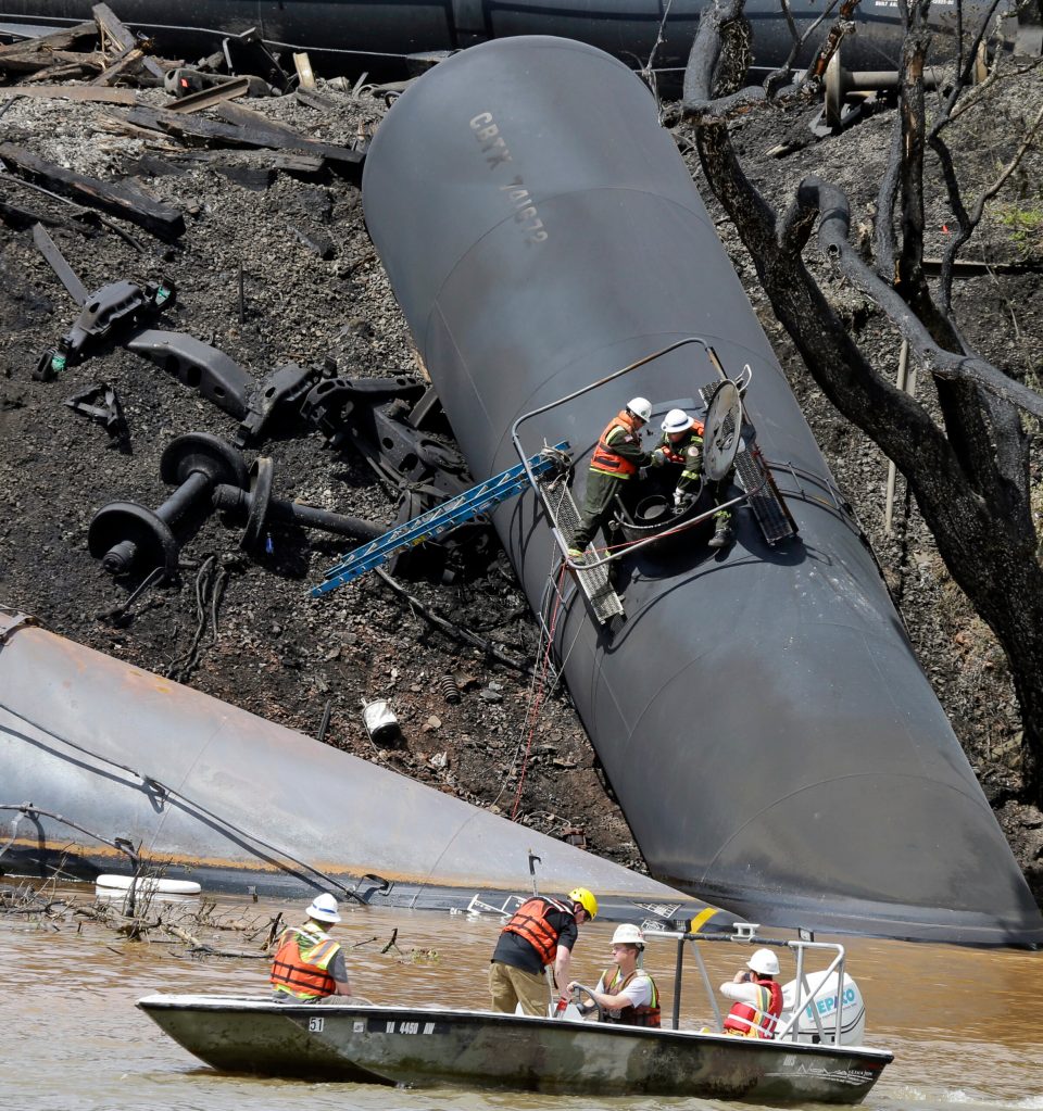 States balk at keeping oil-train info from public