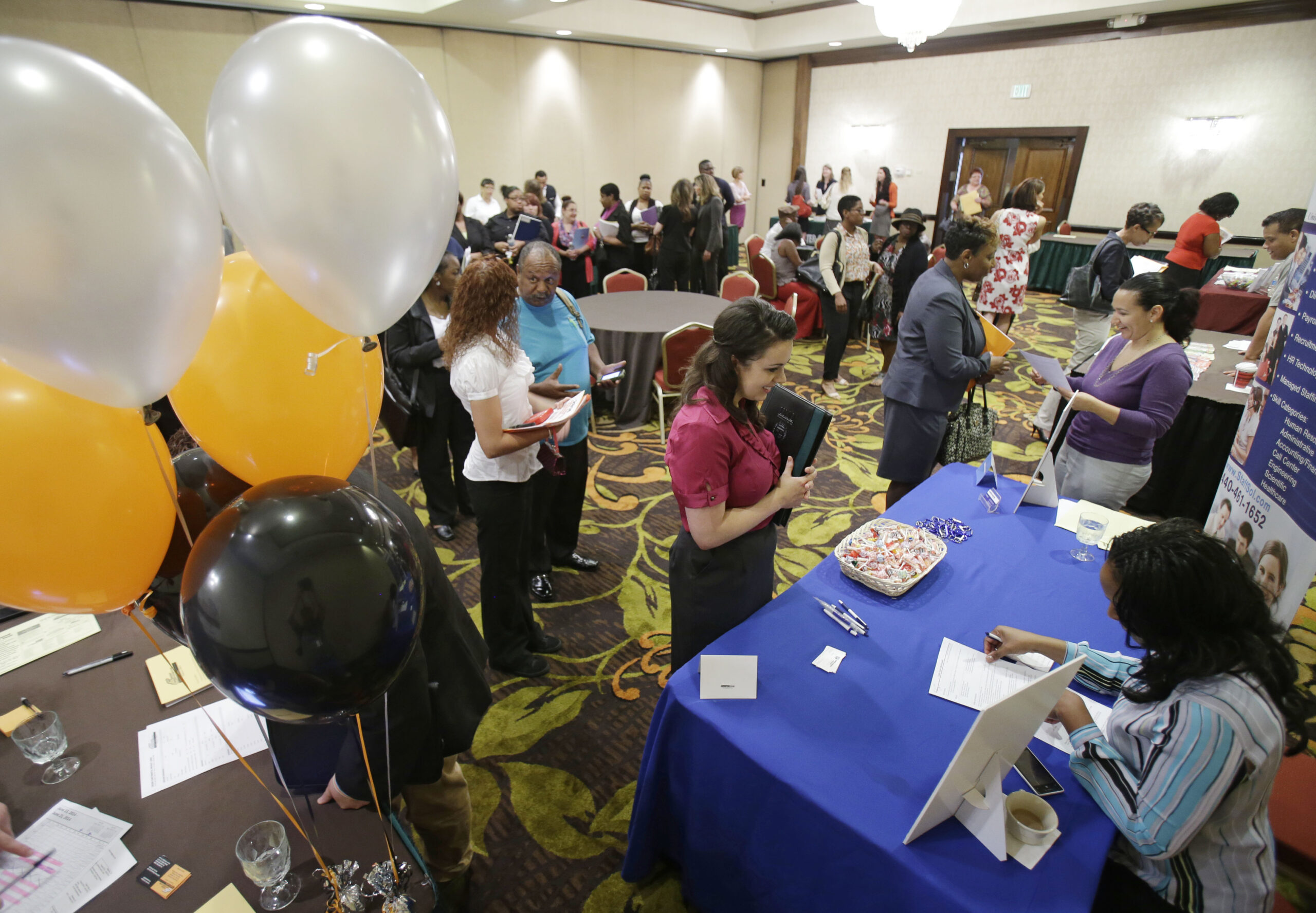 Applications for US unemployment rise to 315K