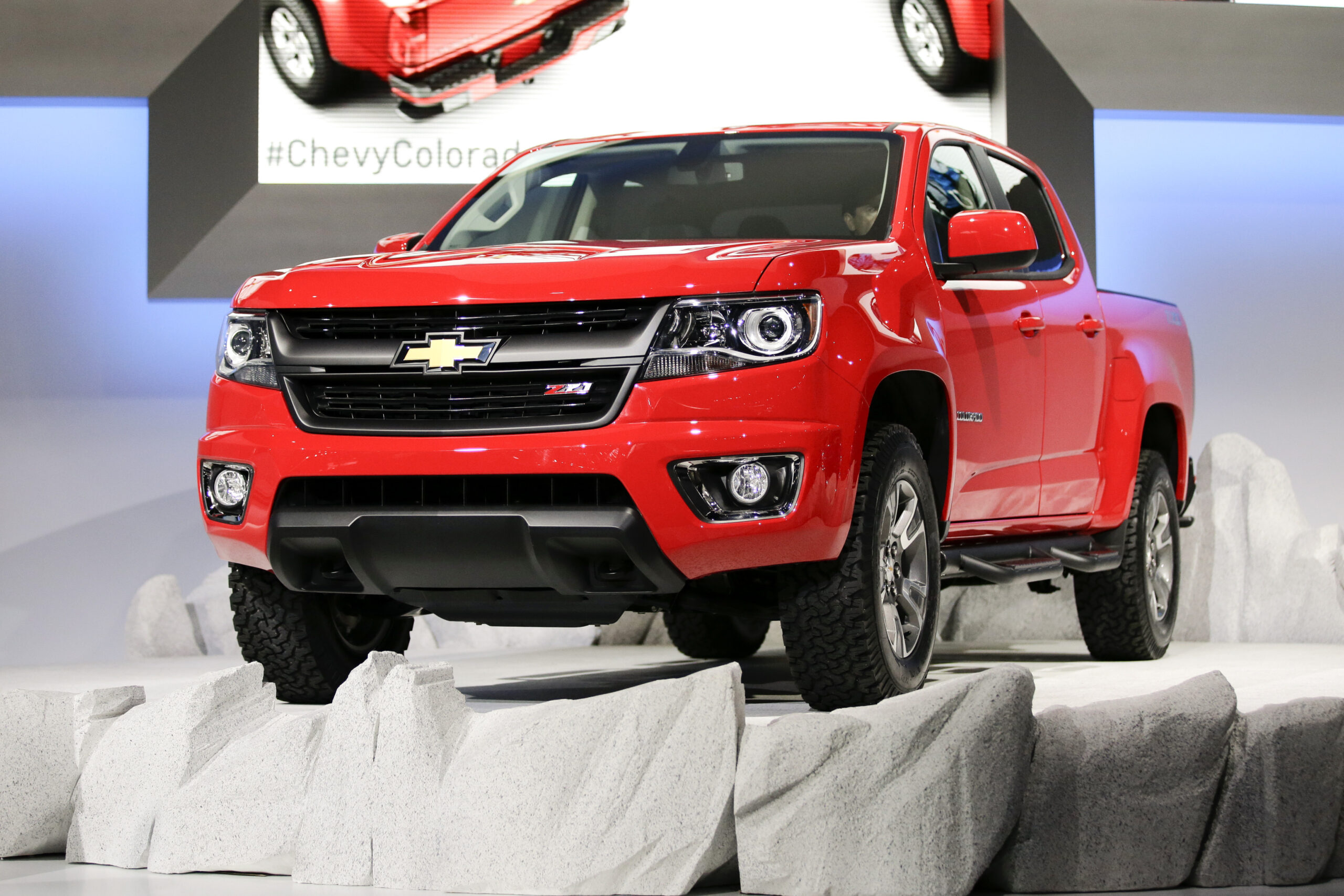 GM to add 750 workers to build small pickup trucks