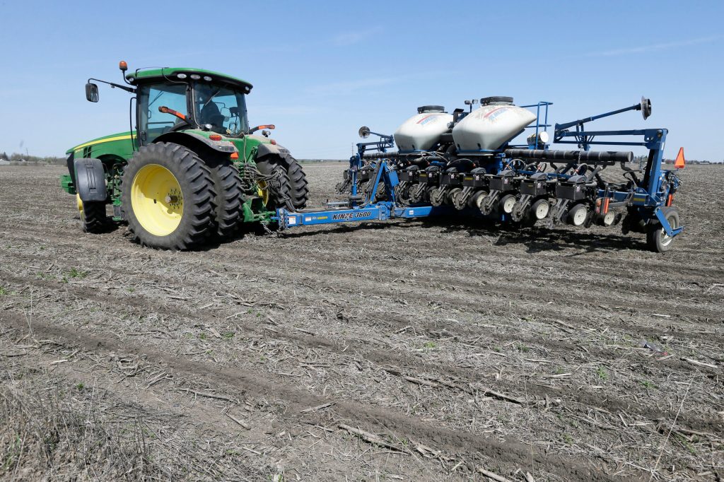 Battle between ‘Big Corn’ and ‘Big Oil’ heats up