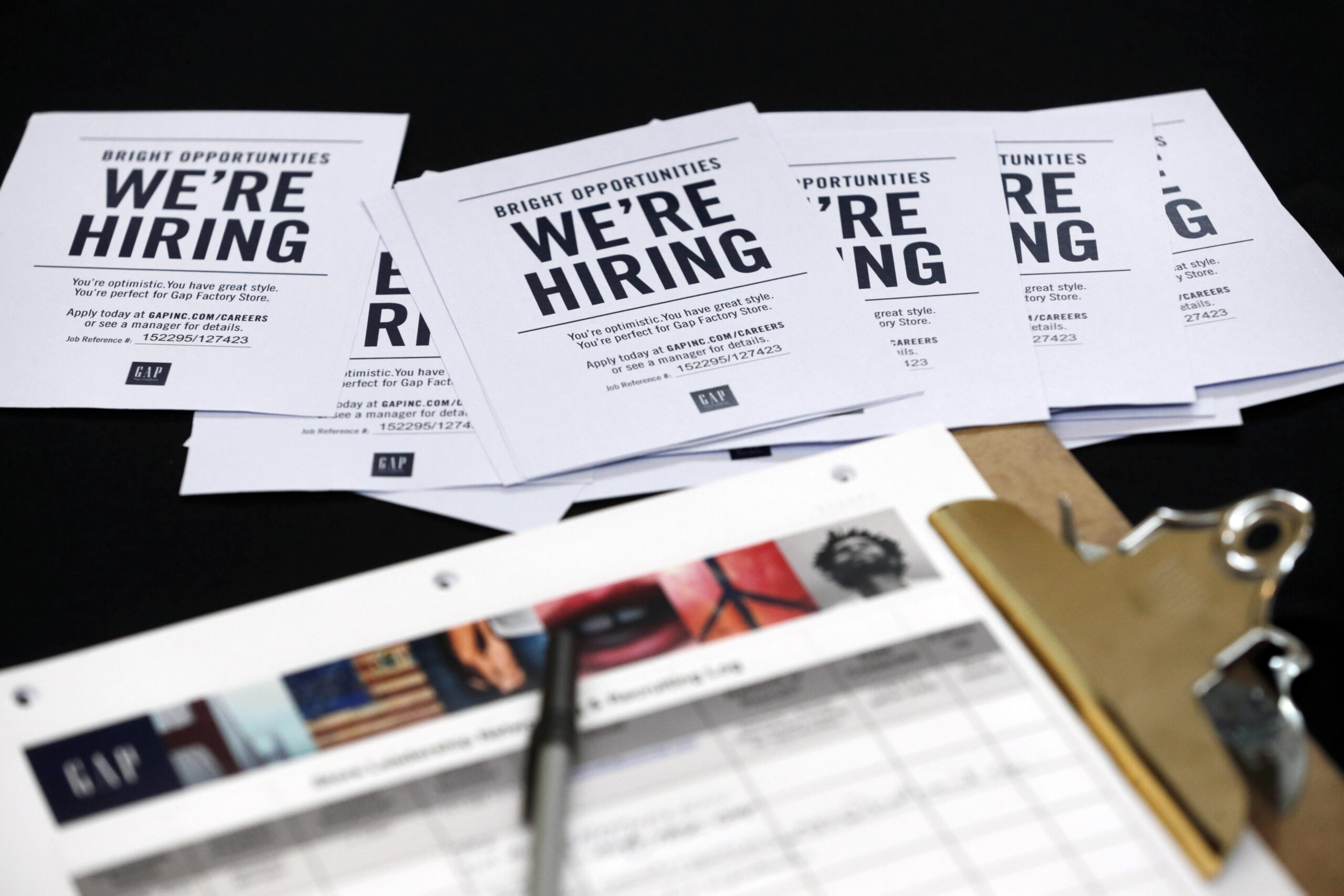 April disappoints with 160,000 new jobs, unemployment rate 5 percent