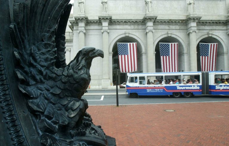 Report: Tourmobile ending National Mall monopoly early
