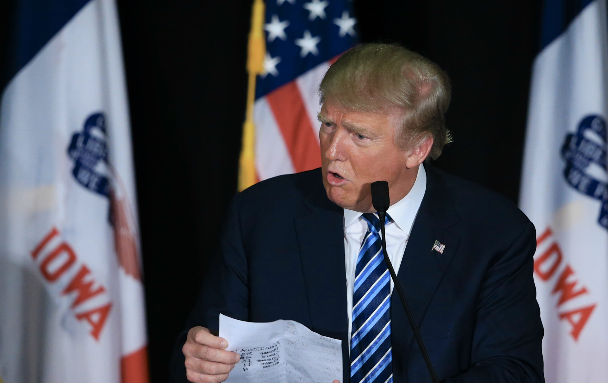White nationalist robocalls urge Iowans to vote for Trump