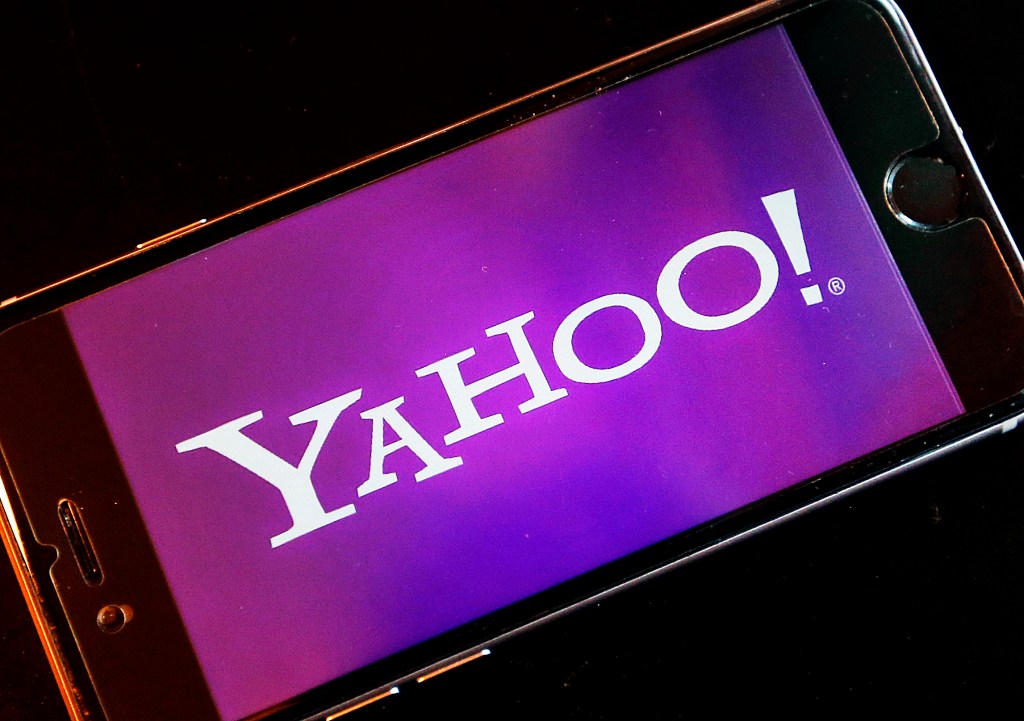 White House confirms FBI investigating massive Yahoo hack
