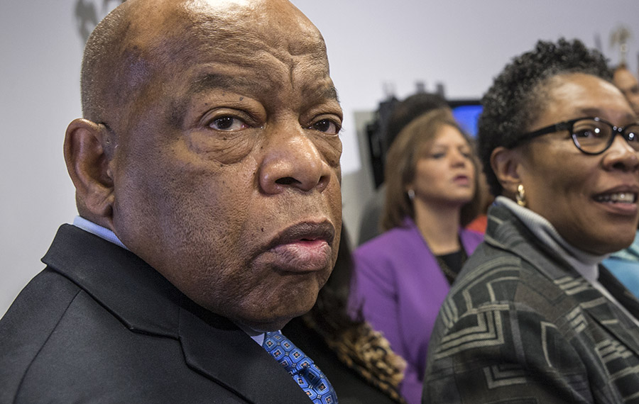 John Lewis clarifies ‘I never saw him’ remark about Sanders