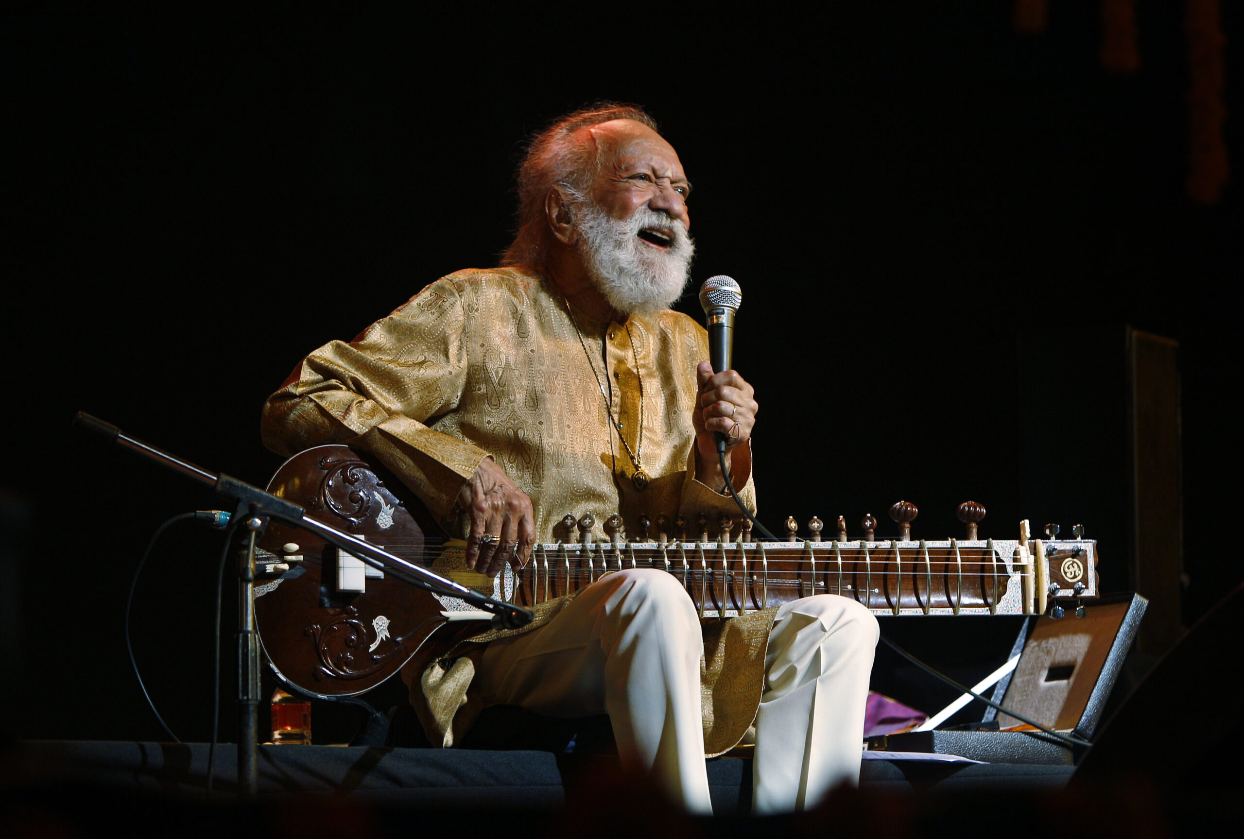 Indian sitar virtuoso Ravi Shankar dies at 92