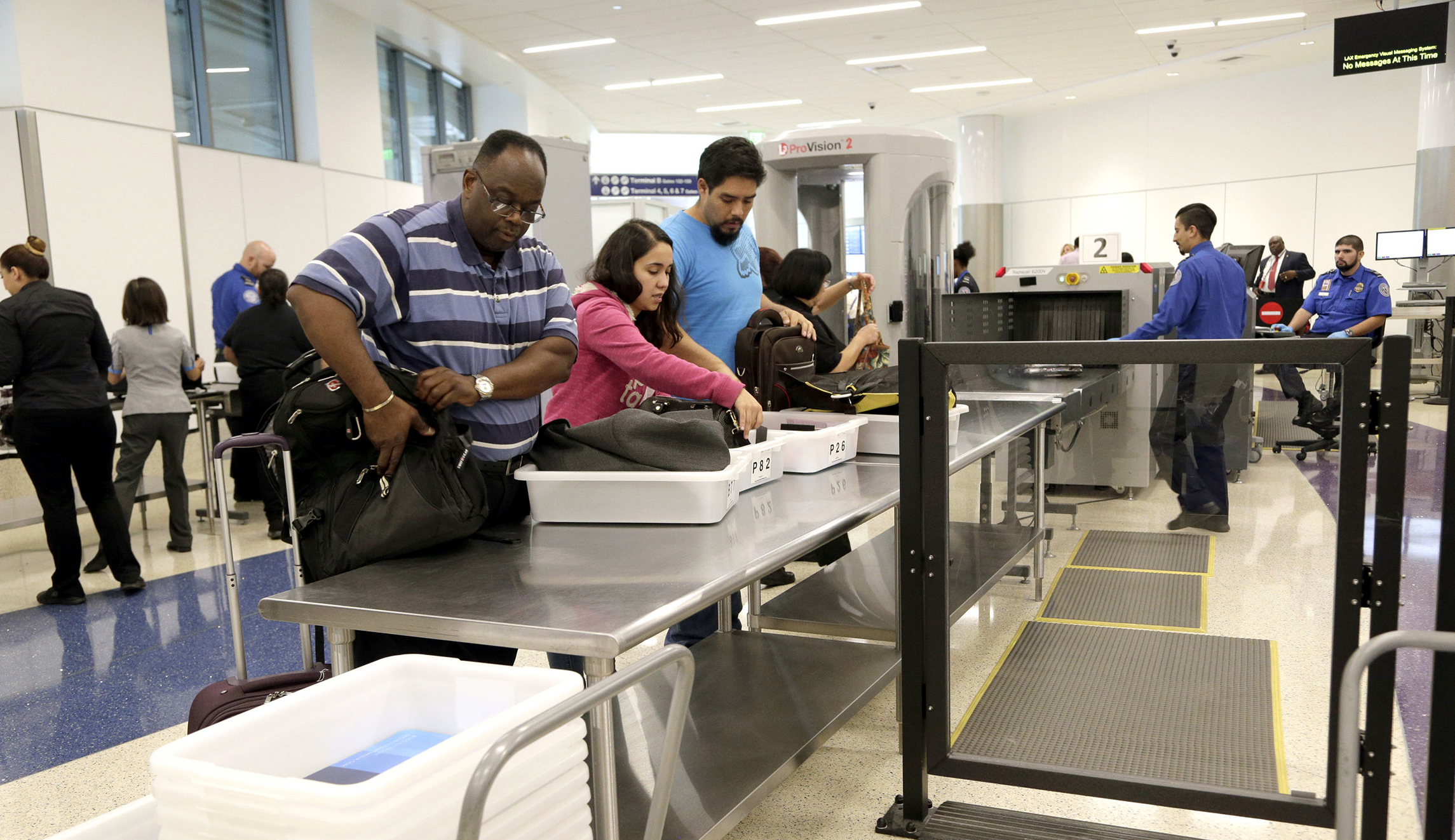 TSA likely to see record airport screenings during Thanksgiving week