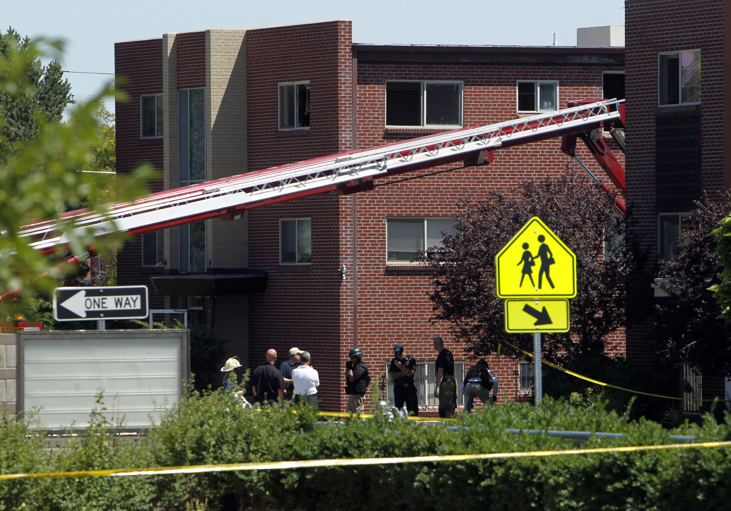 Bomb squads disarm traps at Colo. suspect’s apartment