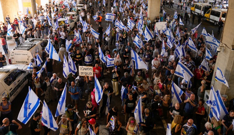 Israelis agree to fight terrorists while fighting each other