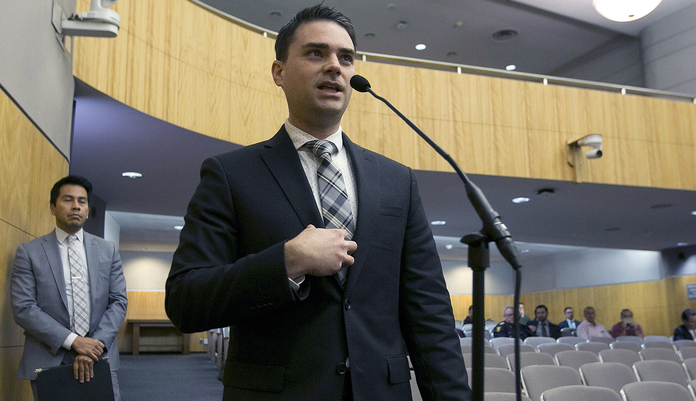 Blame administrators for lack of conservative speakers on campus