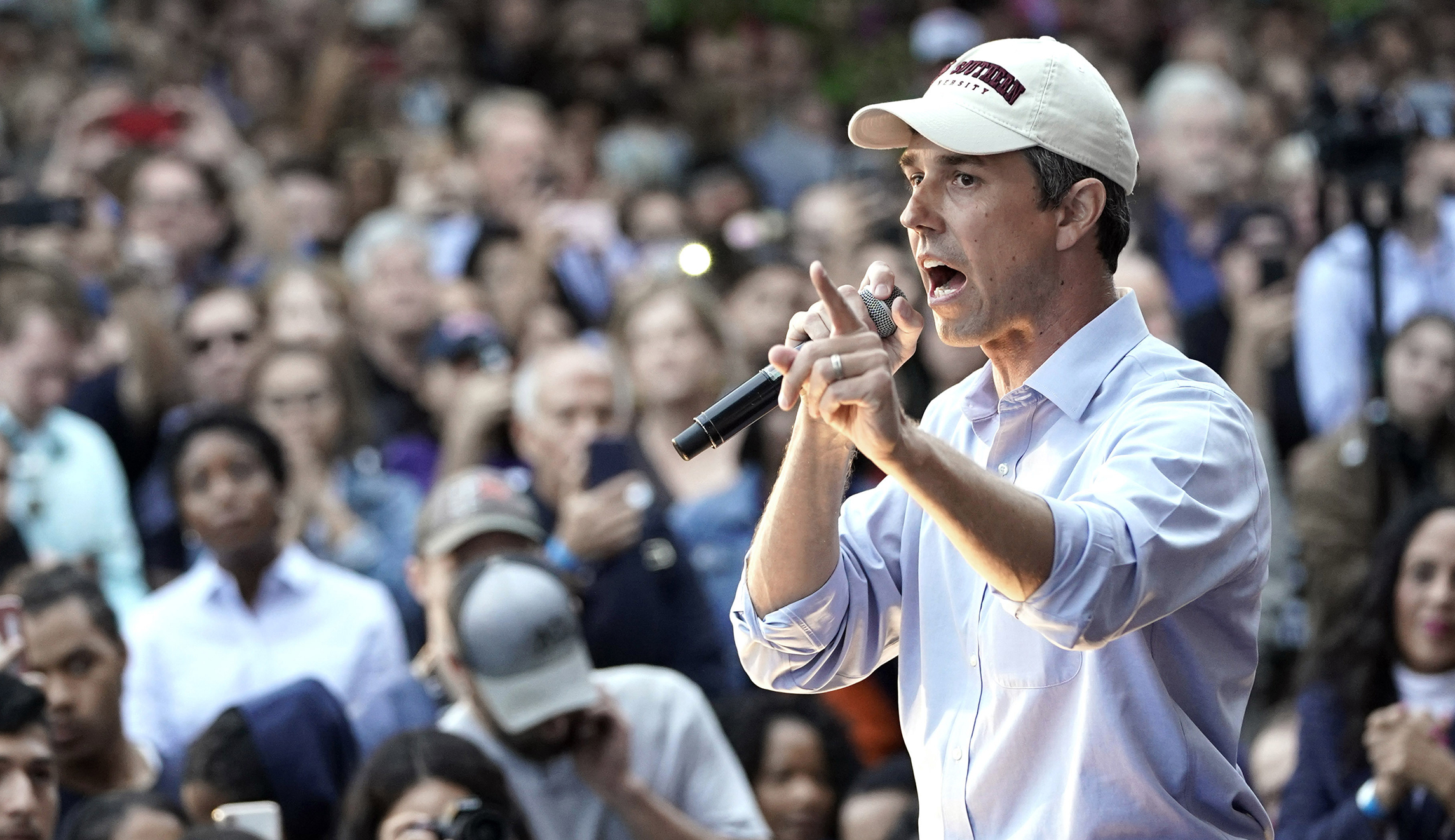 AP offers correction after reporting Beto O’Rourke spoke ‘in his native Spanish’