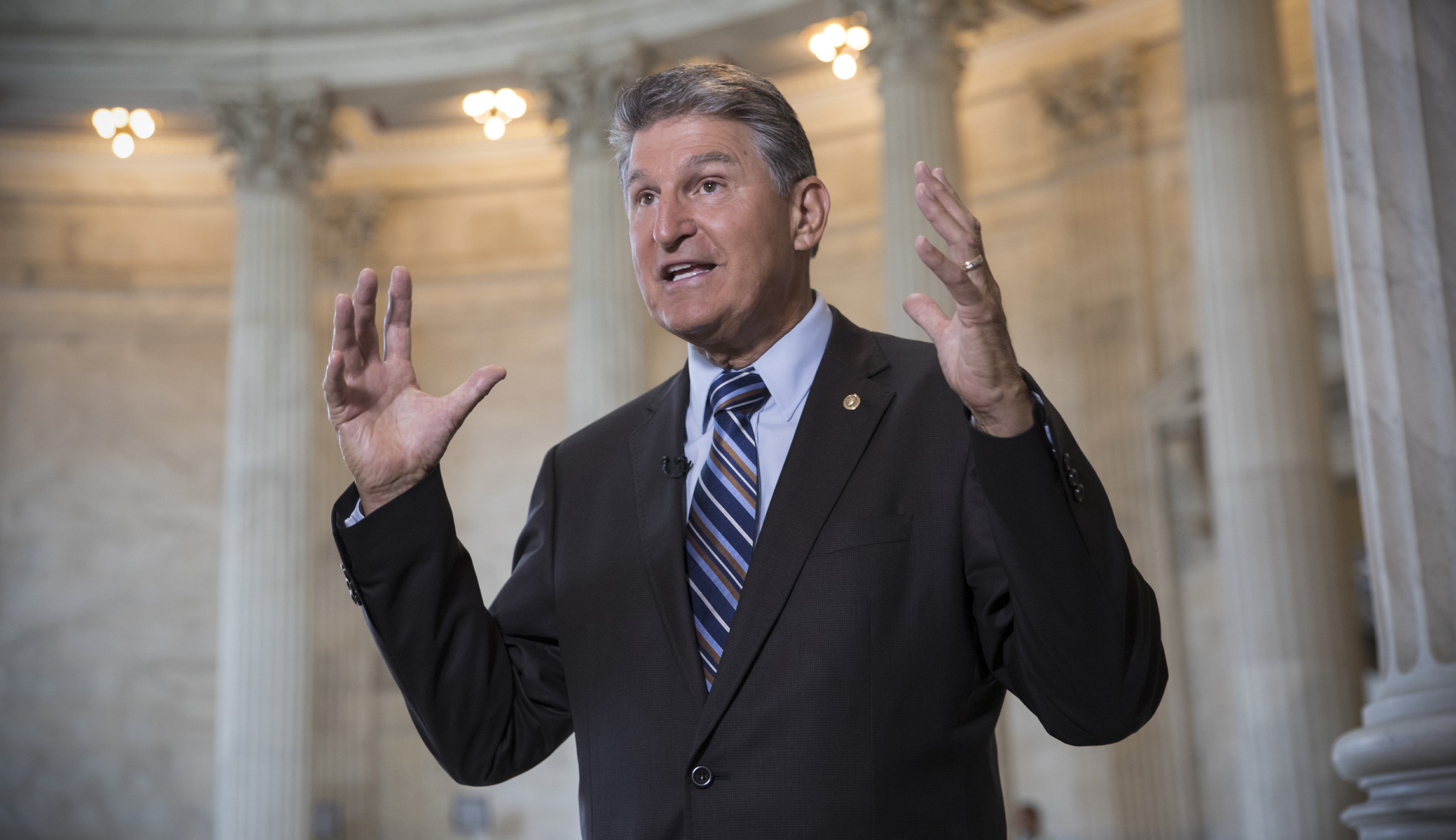 Joe Manchin: Al Franken should not resign