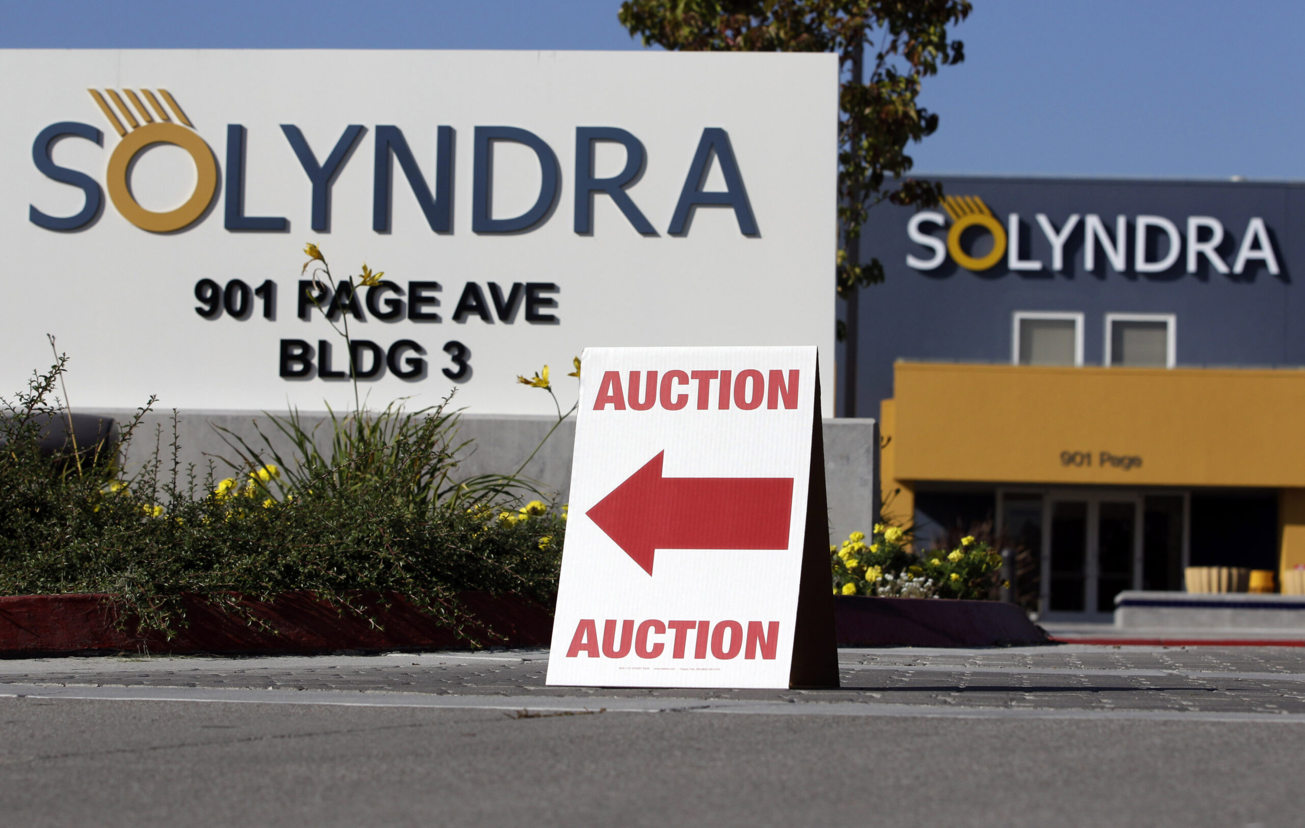 Investigation: Solyndra may have misled Energy Dept.