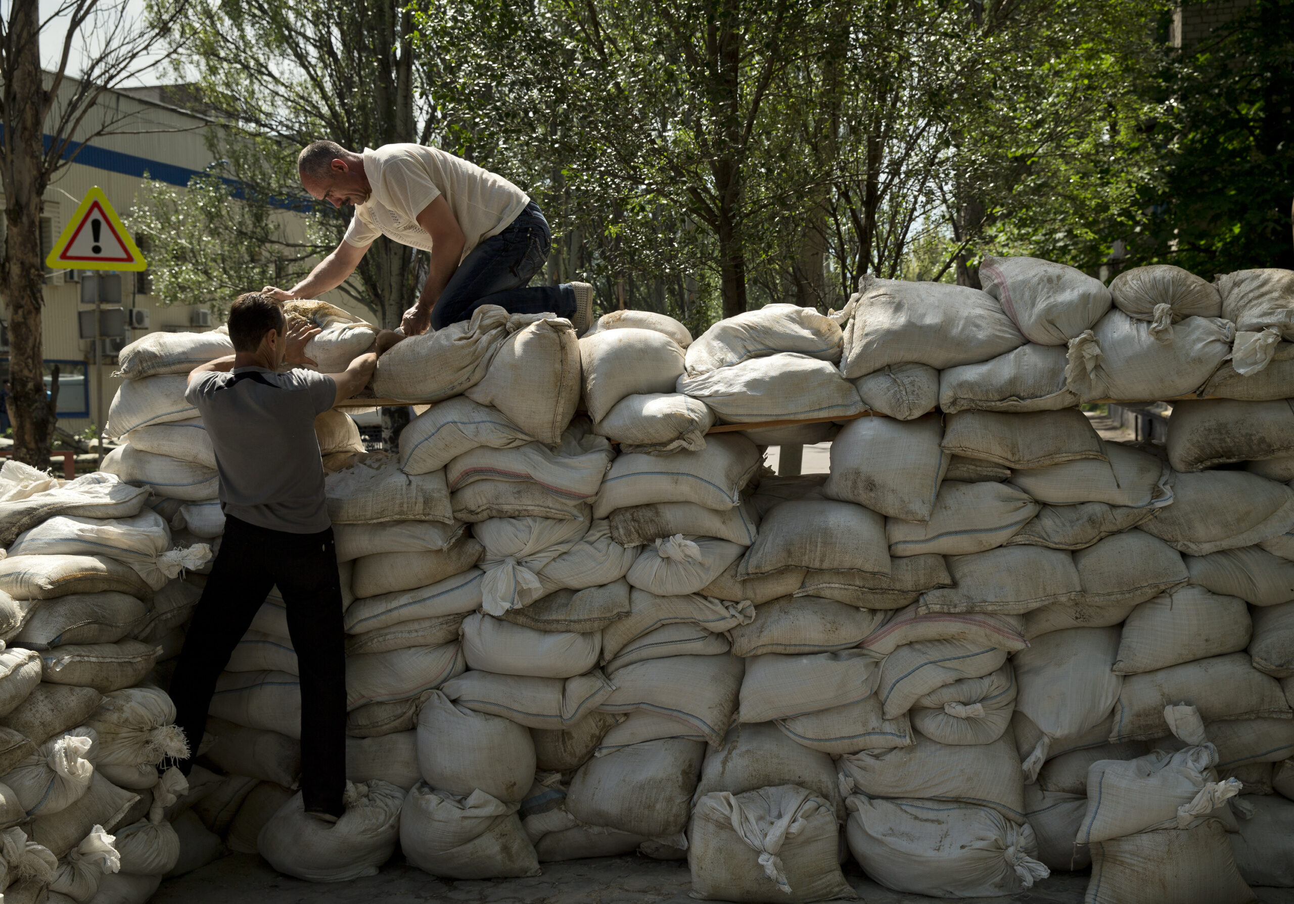 Ukraine fighting intensifies after election