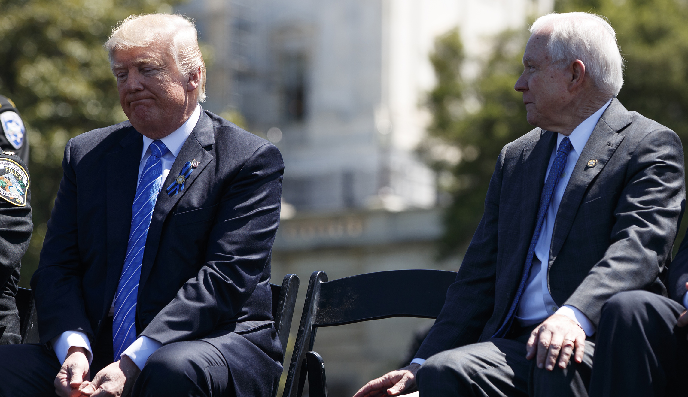 White House: Trump ‘clearly … has confidence’ in Jeff Sessions