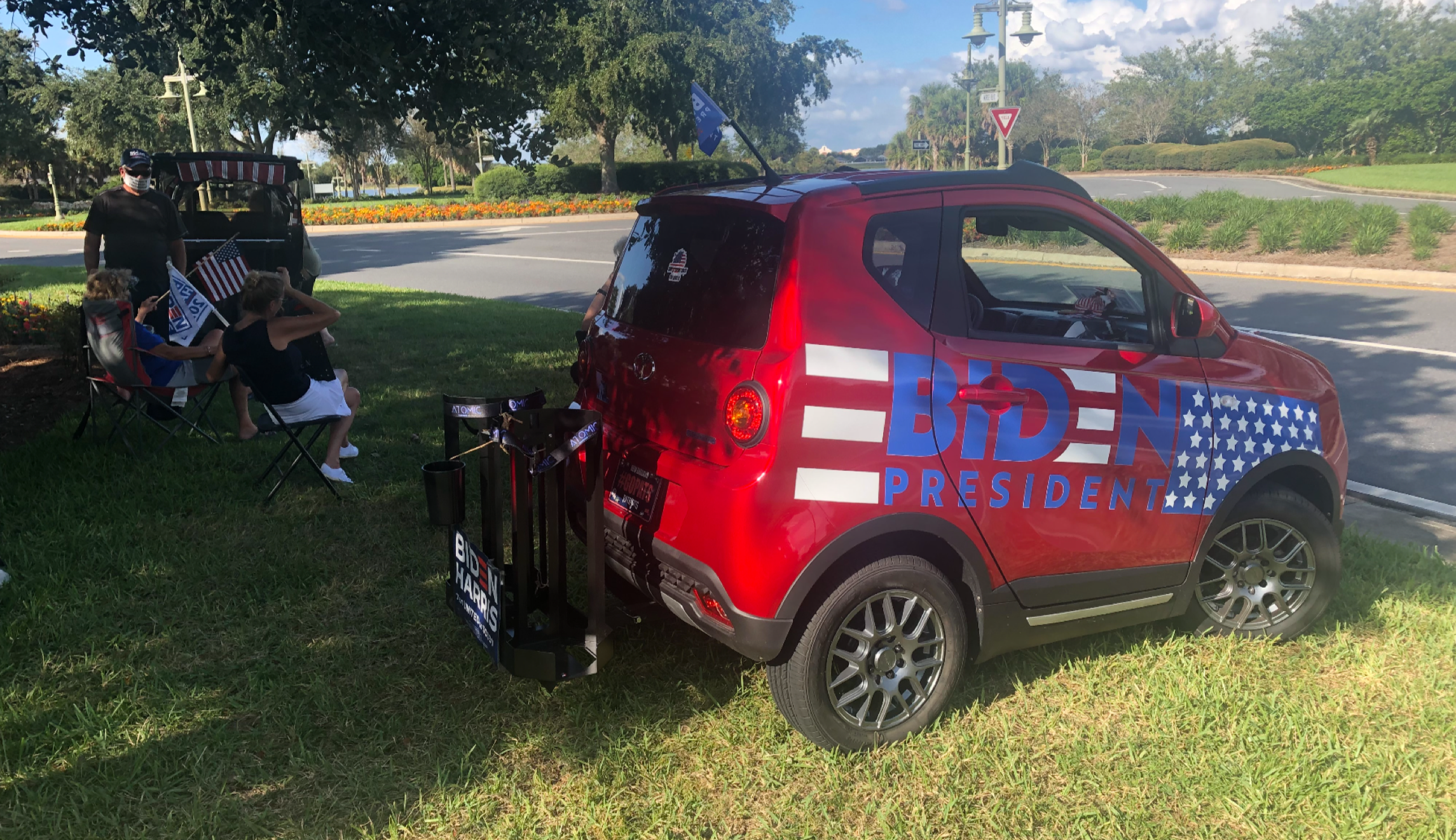 Biden golf cart.png