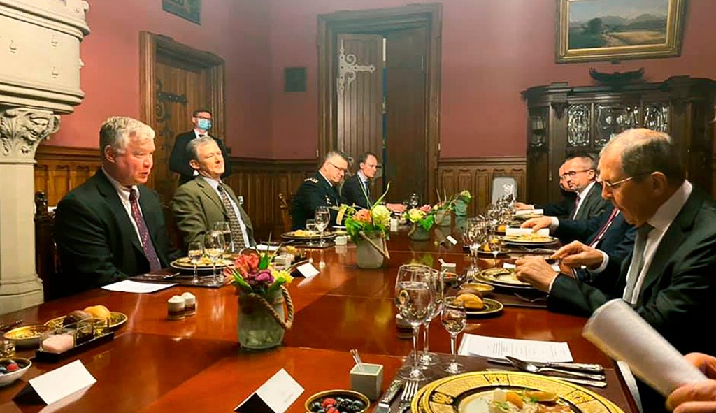 ‘They are not alone’: Pompeo deputy meets Belarus opposition leader