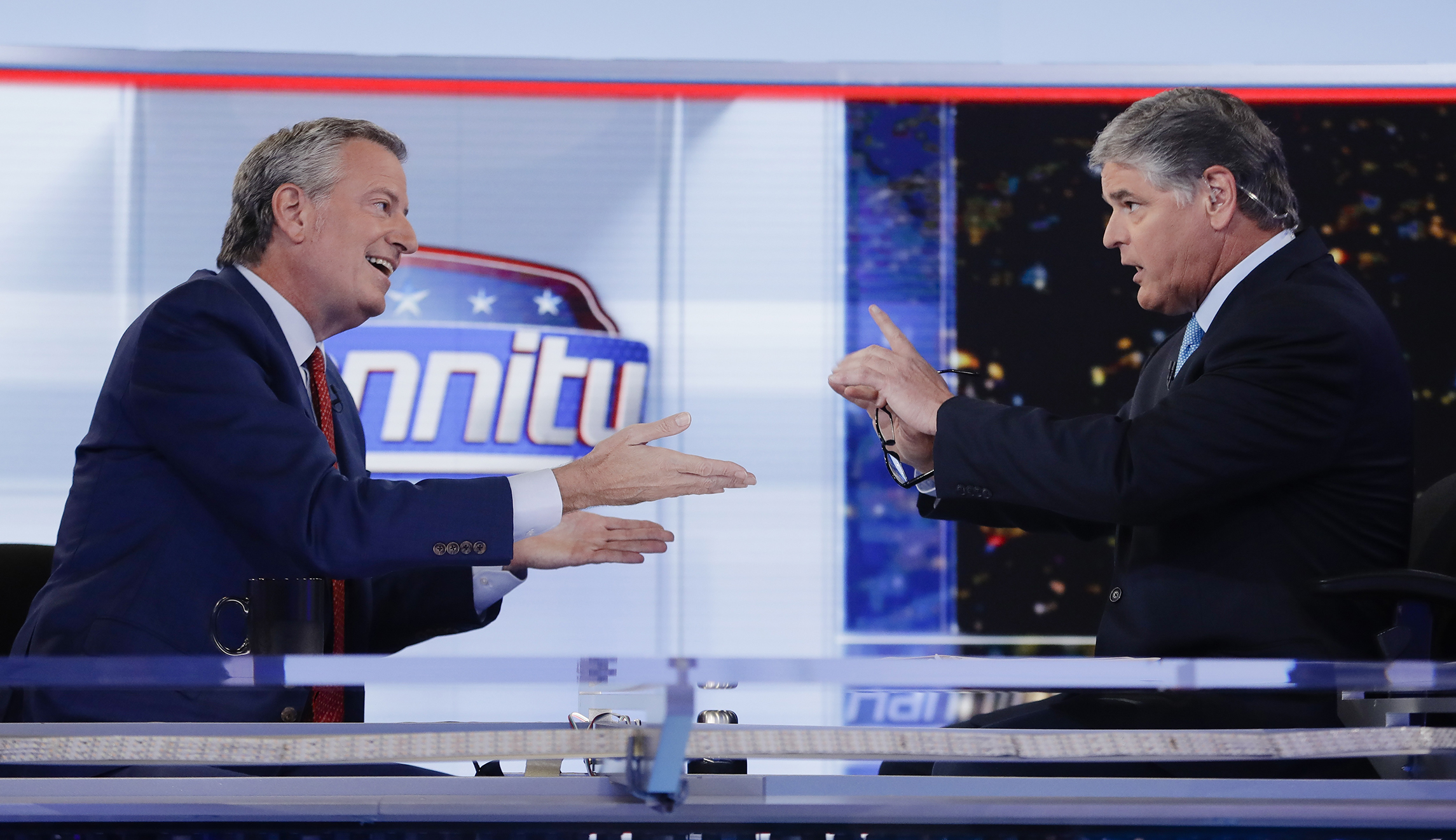 Bill de Blasio hates Fox News, but only from a safe distance