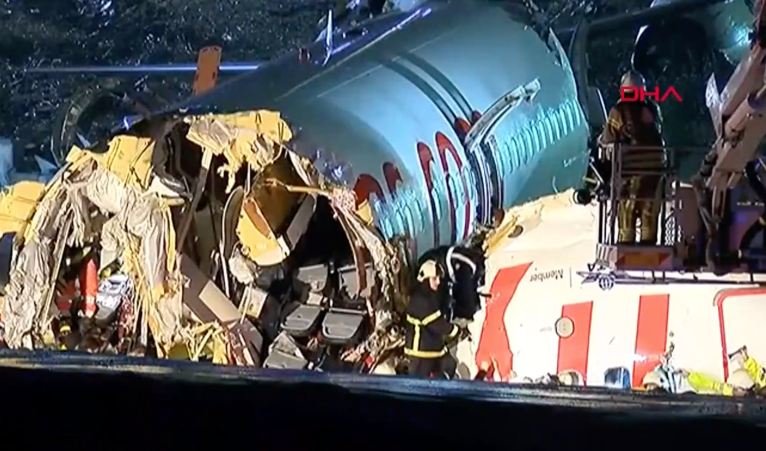 UPDATED: Boeing 737 splits into three parts during crash landing in Istanbul
