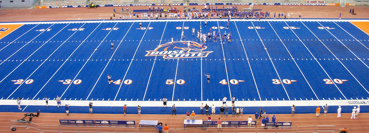 Bronco_Stadium_Blue_Turf_August_2010.png