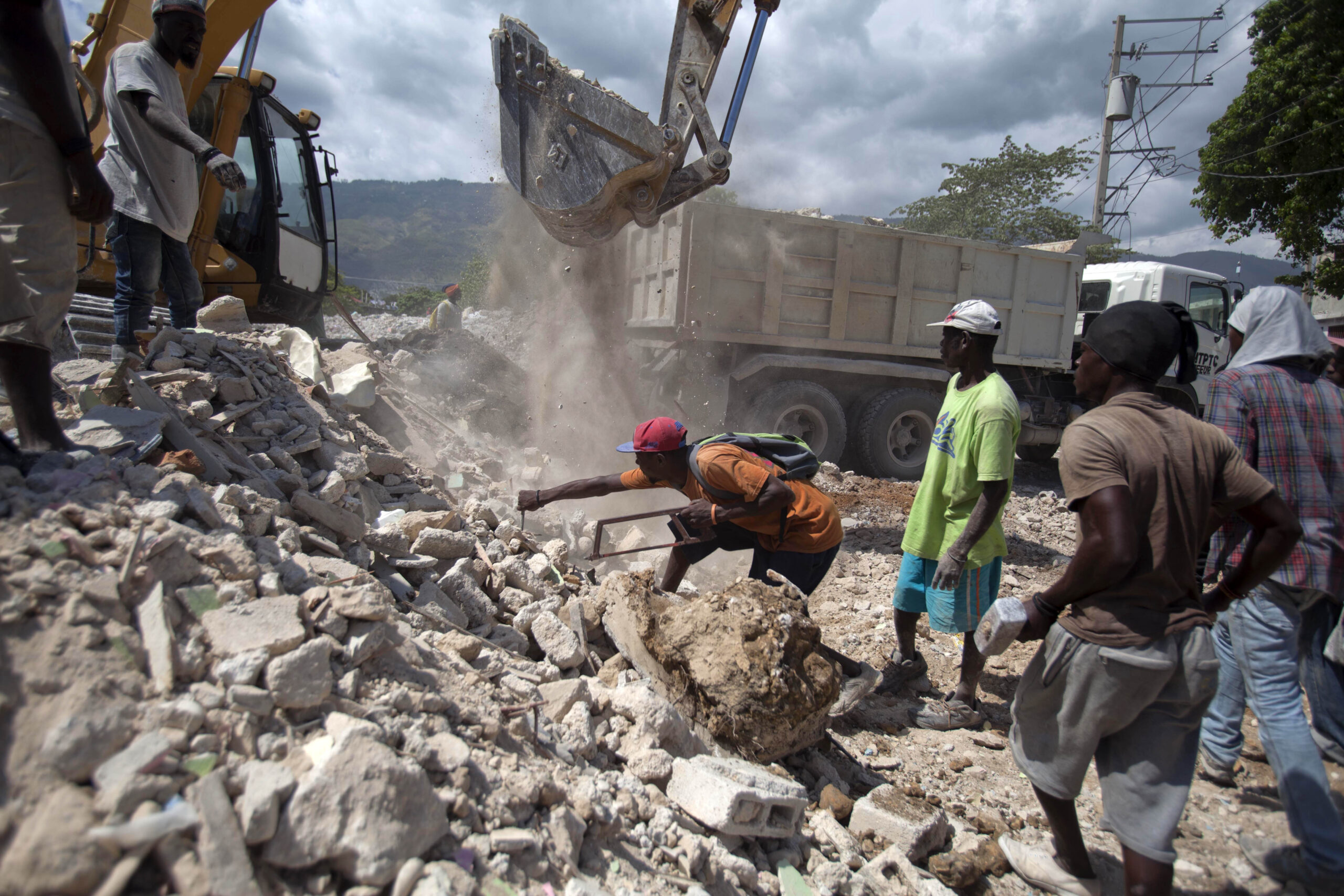 Plans to rebuild Haiti capital displace families